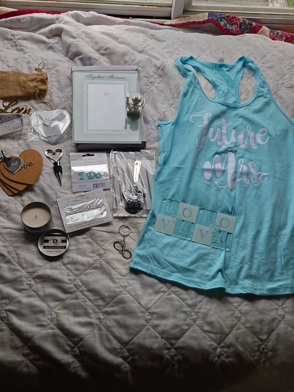 Future Mrs. Sleeveless Tank Top - Light Blue + Wedding accessories